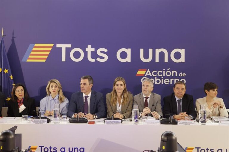 Sánchez anuncia en Valencia que el Gobierno costeará la reconstrucción de edificios municipales dañados por la dana
