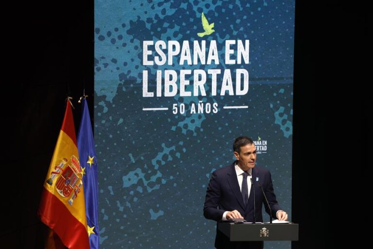 Sánchez abre con todos sus ministros los actos por los 50 años de la muerte de Franco