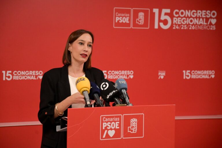 Nira Fierro tacha de «miserable» decir que Torres quiere que siga el drama migratorio