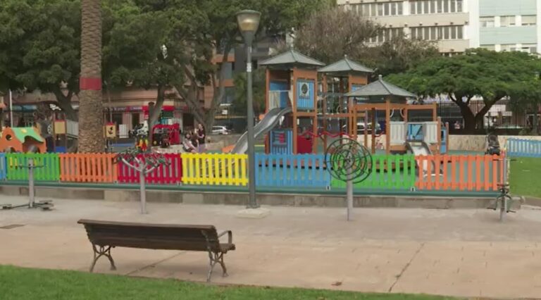 Los usuarios del parque del Castillo de La Luz denuncian la falta de baños en la zona