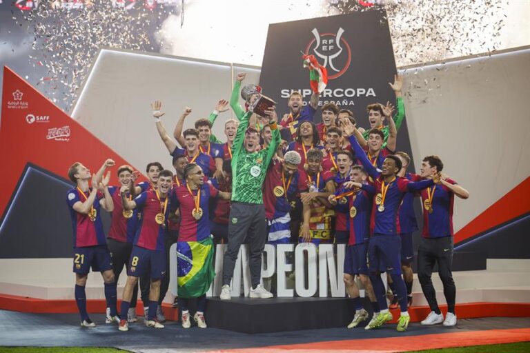 El Barcelona gana la Supercopa ante el Real Madrid (2-5)
