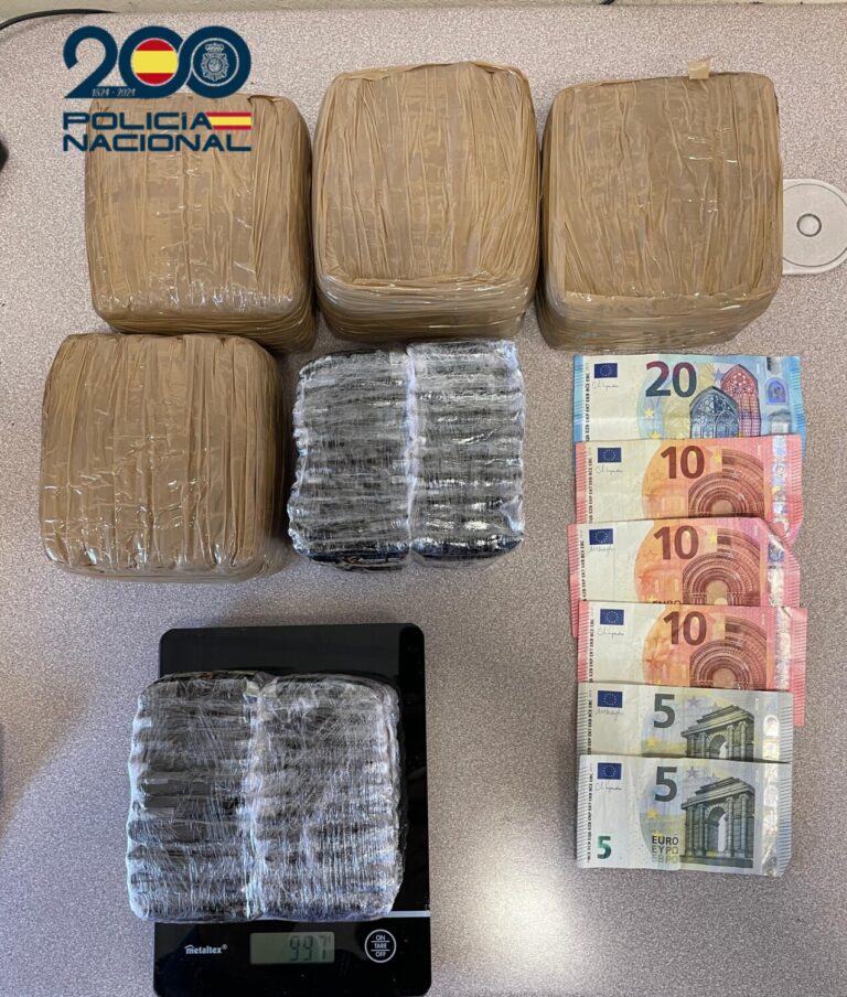 Detienen a dos jóvenes con seis kilos de hachís en Fuerteventura