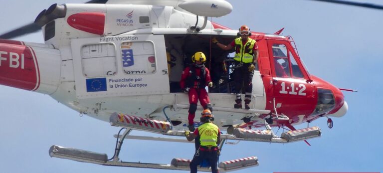 El GES rescata a una joven tras sufrir una caída en una zona de difícil acceso en Tenerife