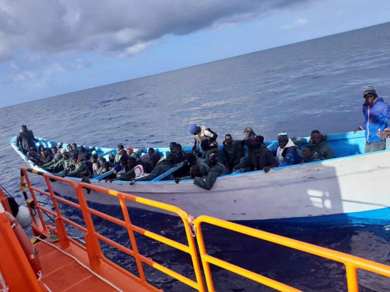 99 migrantes rescatados desde el viernes en Canarias