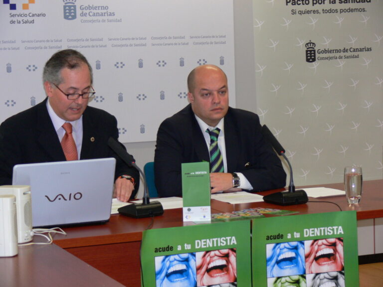 Canarias llama a la vacunación de grupos vulnerables para frenar los casos de gripe y COVID