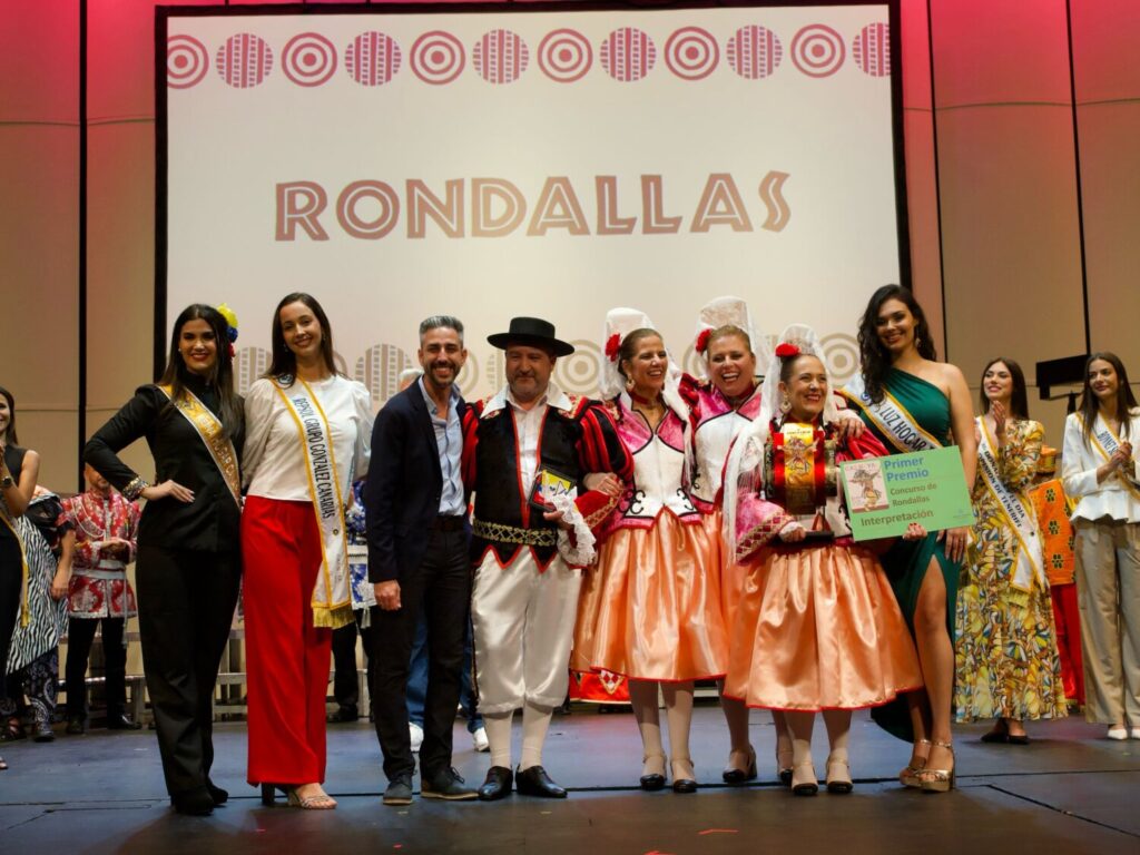 Las Valkirias, primer premio de Interpretación y primer premio de Presentación el Certamen de Rondallas de Santa Cruz de Tenerife