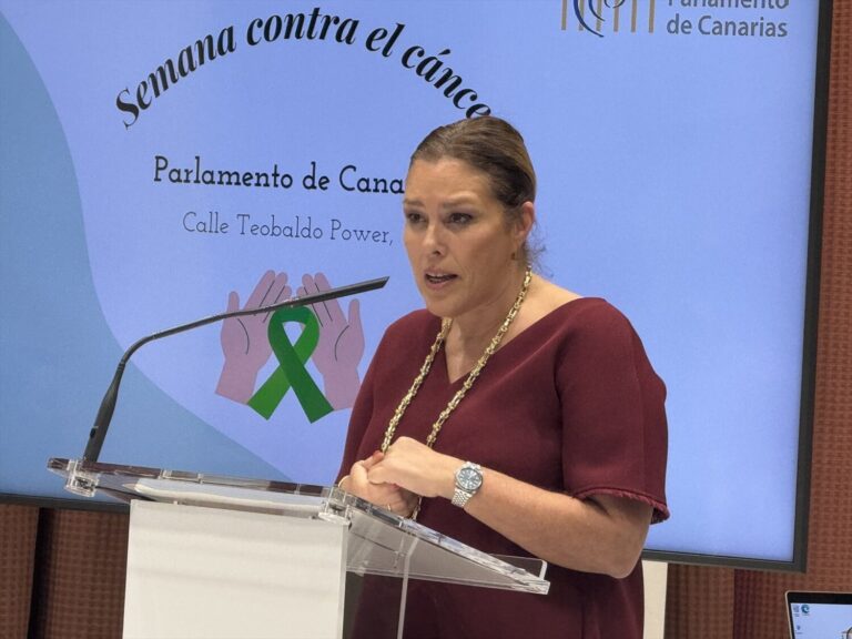 Astrid Pérez apela a visibilizar la lucha contra el cáncer y ve «imprescindible» aumentar el apoyo público