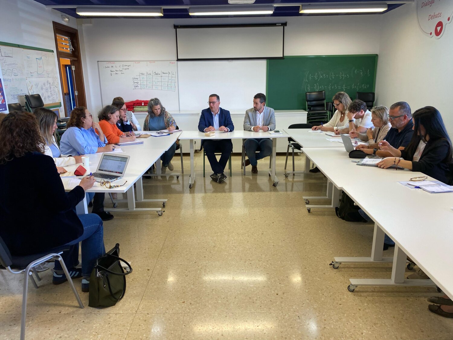 Reunión sobre atención al alumnado con necesidades educativas especiales en Canarias