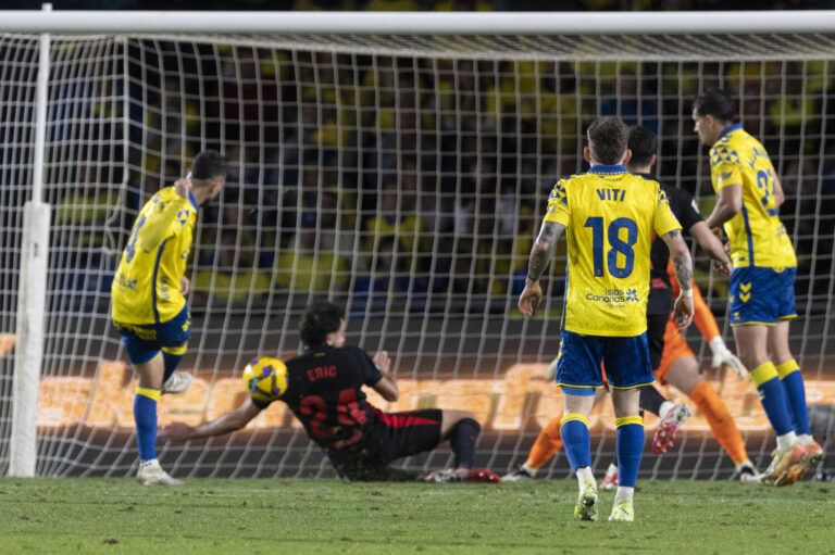 0 – 2 UD Las Palmas – FC Barcelona | J25 LaLiga EA Sports