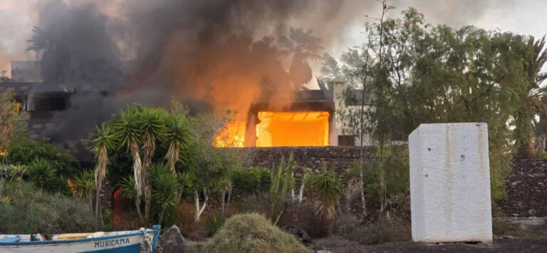 Fallece un varón tras el incendio de una vivienda unifamiliar en Tuineje