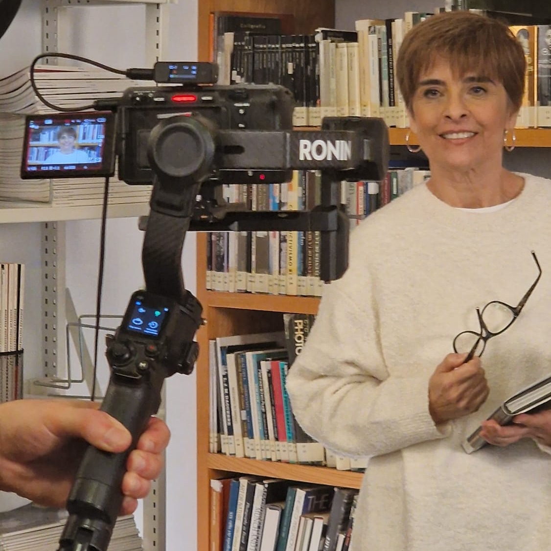 Pino Luzardo, voz corporativa de RTVCRTVC dedica su campaña del 8M a las mujeres que desafían los estereotipos de la edad