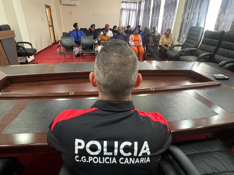 La Policía Canaria forma a 20 agentes gambianos contra la violencia hacia mujeres y menores