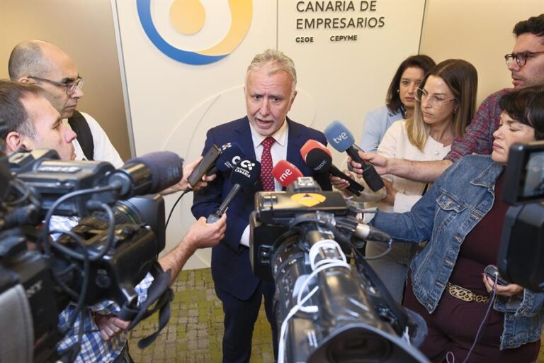 Torres: Si CC y PP rechazan la condonación de deuda «le dan una puñalada» a Canarias