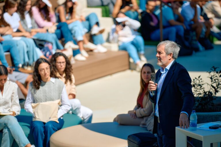 Clavijo aboga por duplicar esfuerzos para «retener el talento y blindar la Canarias del conocimiento»