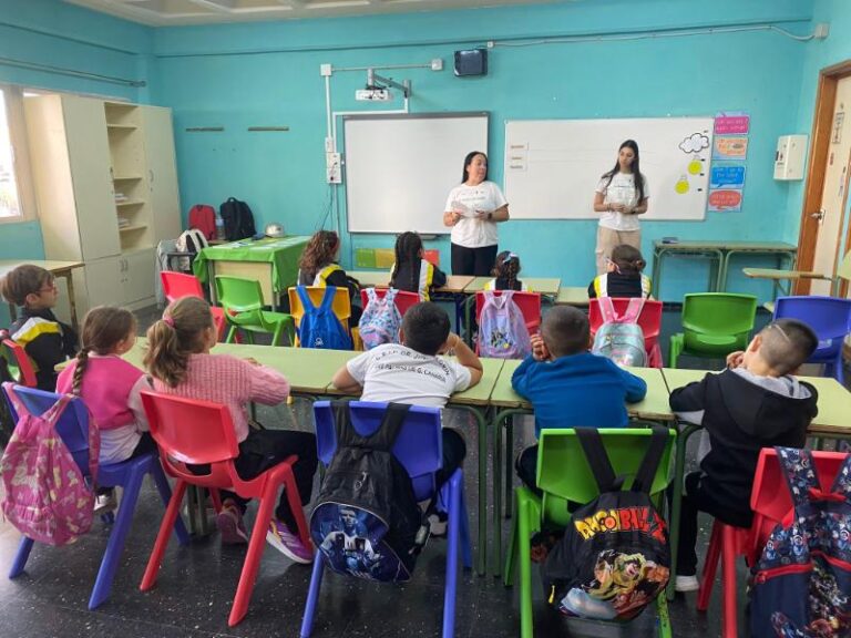 El colegio Doctor Juan Negrín da la bienvenida a 20 menores migrantes