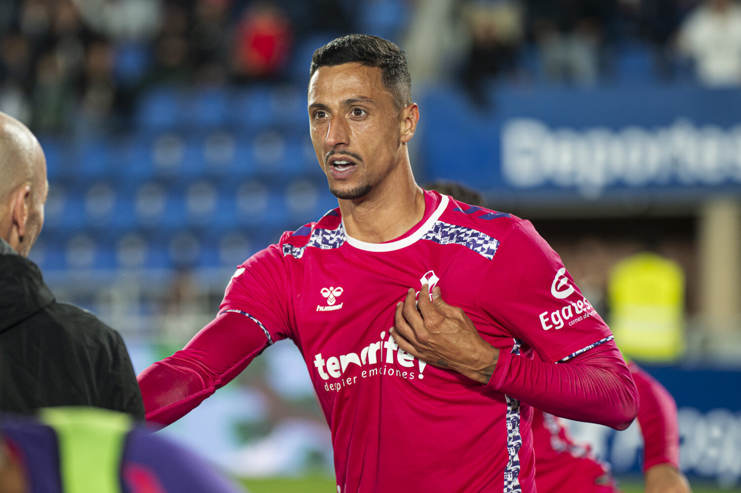 El jugador del CD Tenerife Maikel Mesa será juzgado por un delito de robo con violencia