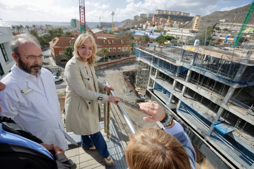 Monzón visita la obra de la torre pediátrica del Hospital Universitario Materno Infantil de Canarias