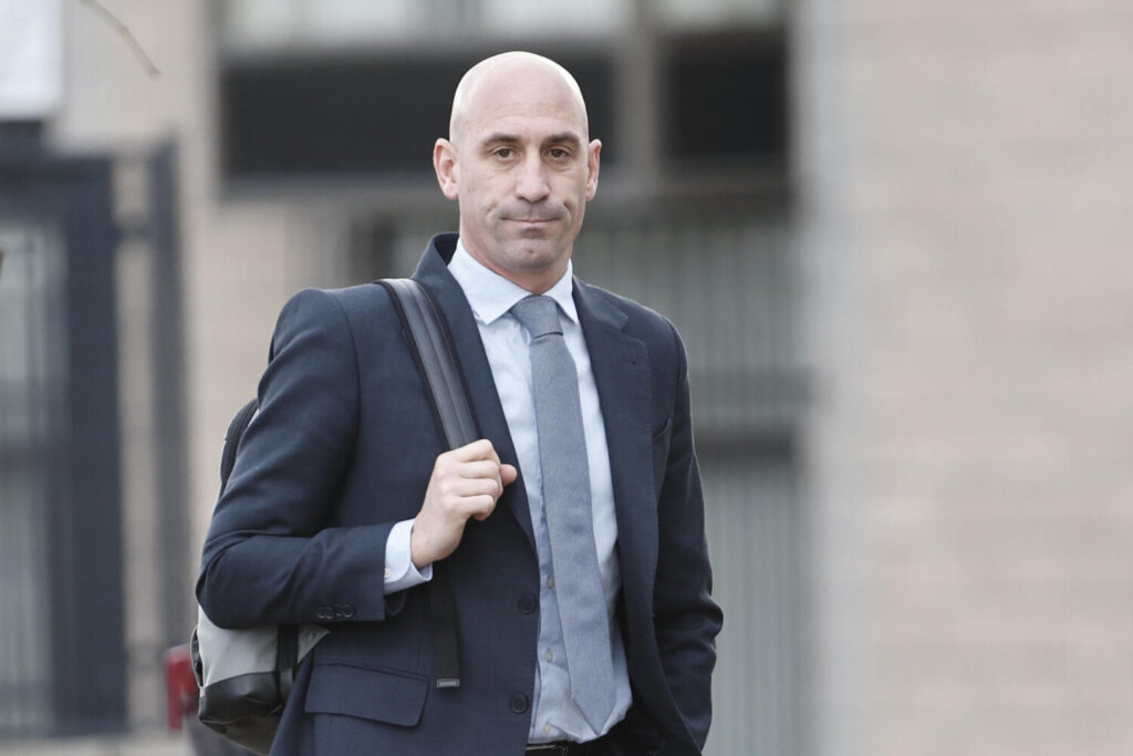 Rubiales condenado a 10.000 euros de multa por el beso a Jenni Hermoso
