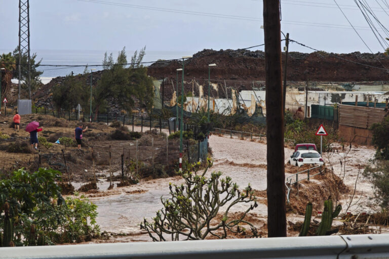 La lluvia hace estragos en Telde