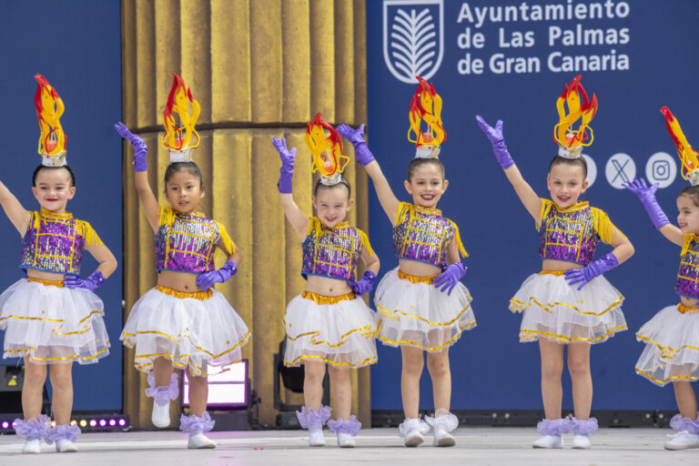 Mucho ritmo, baile y música en el Festival Coreográfico del Carnaval de Las Palmas de Gran Canaria