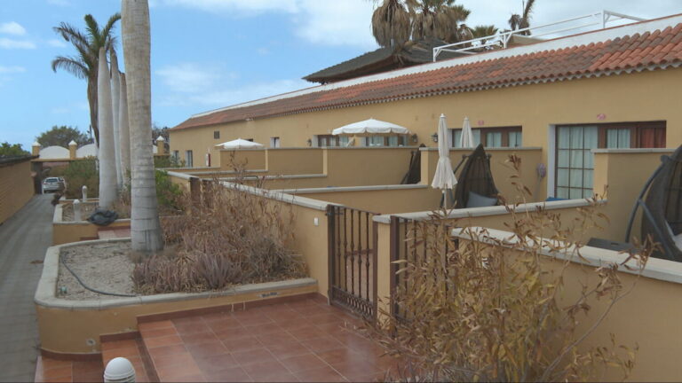 Ocupan un hotel cerrado desde la pandemia en Callao Salvaje, Tenerife