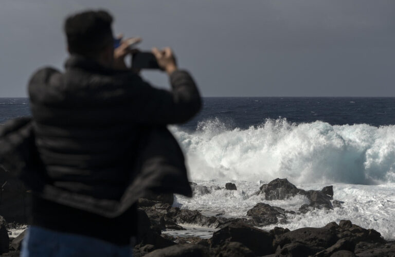 Canarias, en aviso amarillo por viento y olas