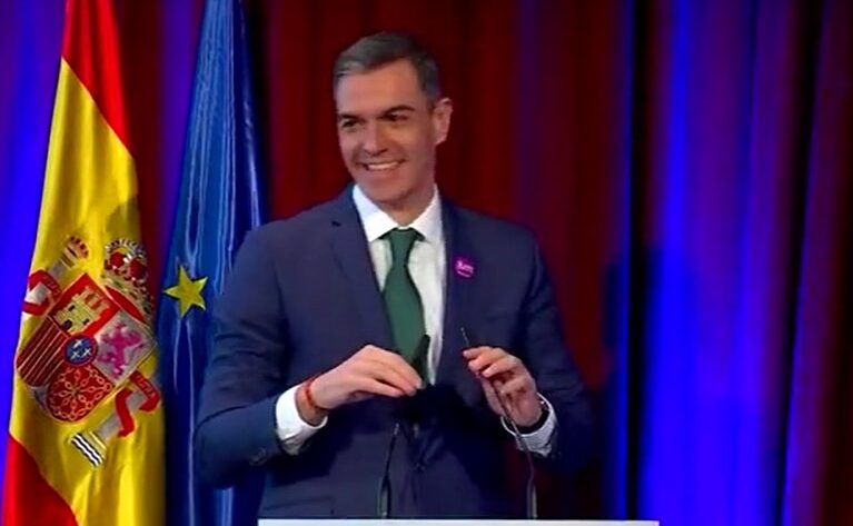 Sánchez pide a los jóvenes que hagan suya la lucha feminista
