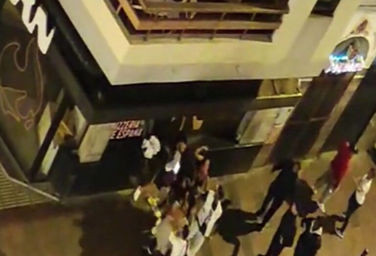 Pelea multitudinaria en la Plazoleta de Farray en Las Palmas de Gran Canaria