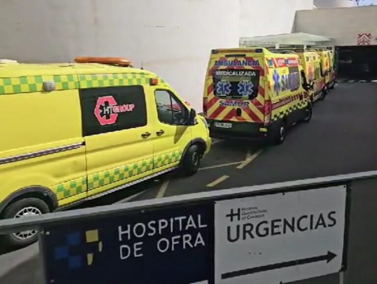 Una paciente de oncología denuncia la precariedad de Urgencias del HUC