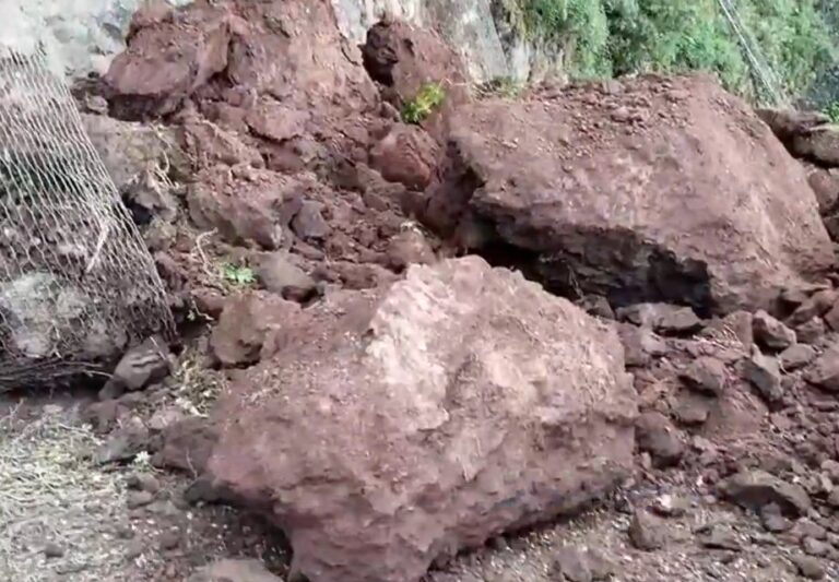 Desprendimientos en la carretera de El Batán en Tenerife
