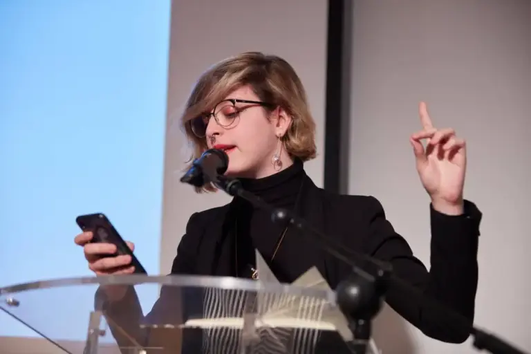 Elizabeth Duval anuncia que abandona los órganos de dirección de Sumar