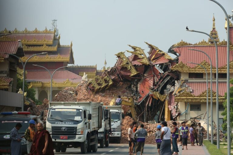 Ya son 1.700 los muertos y más de 3.400 heridos por el terremoto en Birmania