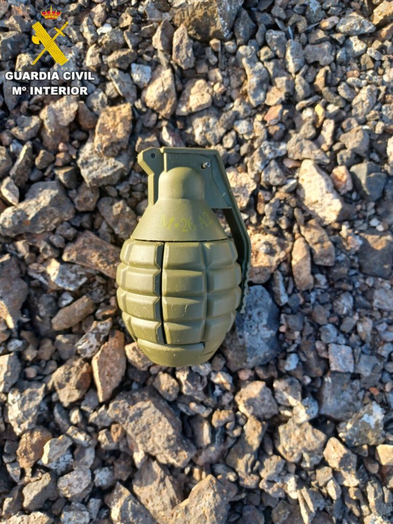 Activan a los TEDAX ante el hallazgo de una falsa granada de mano en Lanzarote