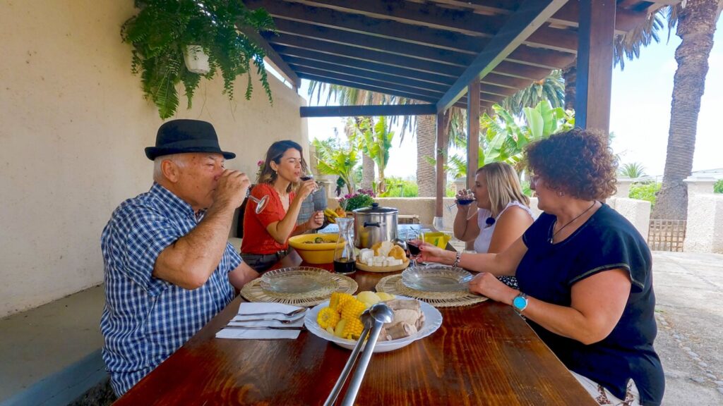 Los protagonistas de este semana cocinan sus tecetas en 'Sabores Isleños'