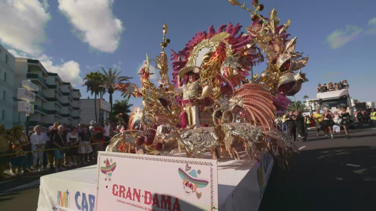 370.000 personas disfrutaron de la Gran Cabalgata de Maspalomas 2025