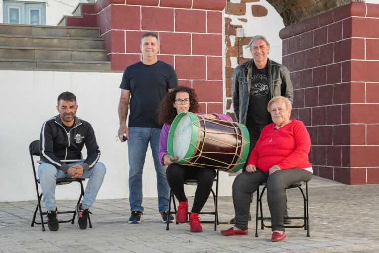 Chácaras, pitos y tambores: ‘Orígenes. José Manuel Ramos’ recorre el folklore herreño
