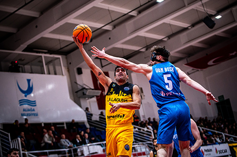 80-85| La Laguna Tenerife supera al Petkim Spor. La Laguna Tenerife contra el Petkim Spor turco/ La Laguna Tenerife.