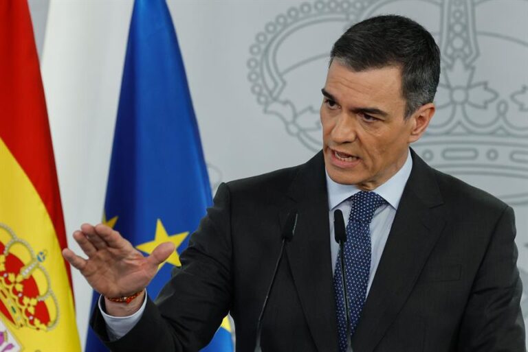 Sánchez aumentará el gasto en defensa para llegar al 2 % del PIB, pero no pone fecha