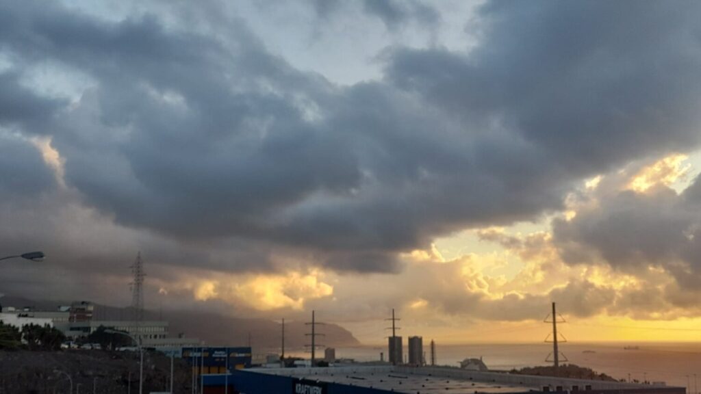 La lluvia remitirá durante este lunes