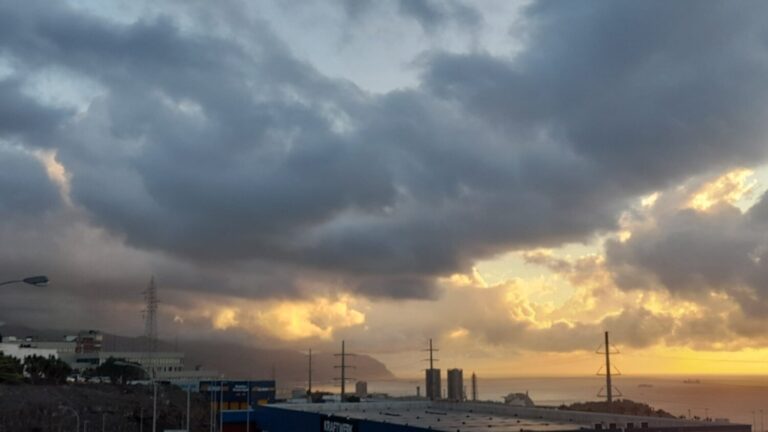 La lluvia remitirá durante este lunes