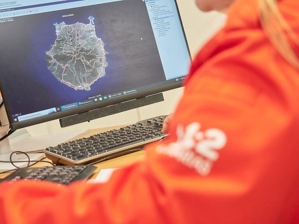 Tres heridos tras la colisión de dos vehículos en Gran Canaria 