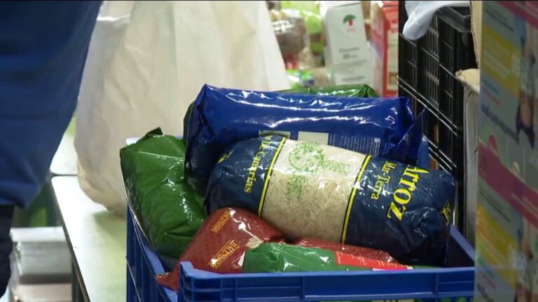 Un municipio de Tenerife almacena dos toneladas de donativos para damnificados por la DANA