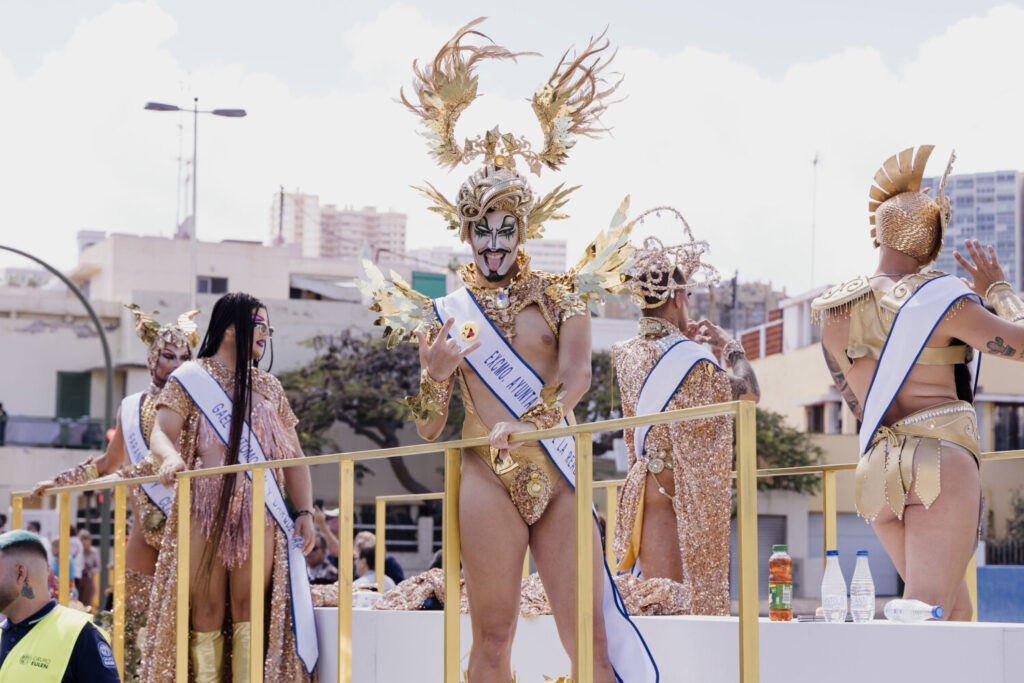 Drag queens durante el Desfile Inaugural del Carnaval de Las Palmas de Gran Canaria 2025