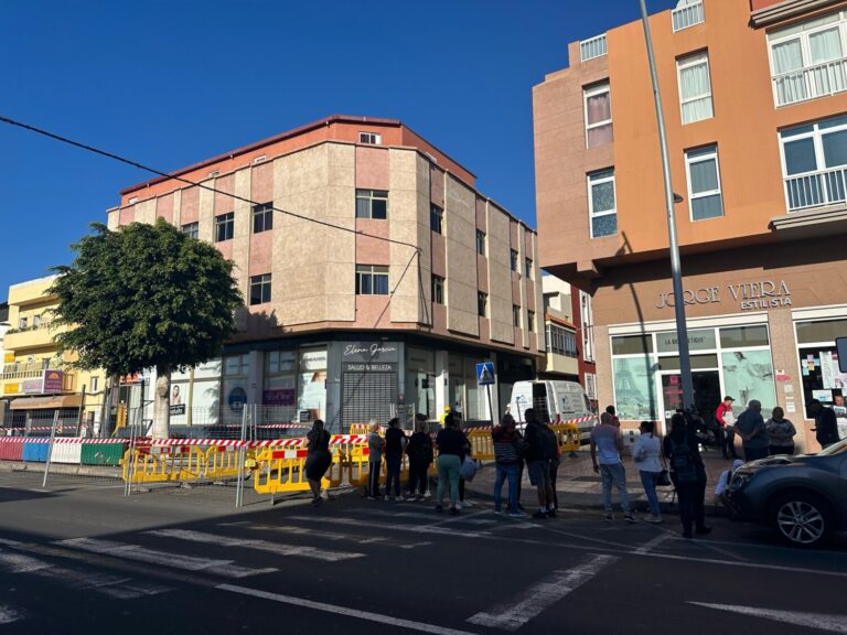Entran a sus viviendas los vecinos desalojados por el edificio en riesgo de derrumbe en Vecindario