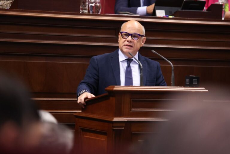 Los grupos parlamentarios valoran la gestión del Gobierno en el segundo día del Debate de Estado de la Nacionalidad Canaria