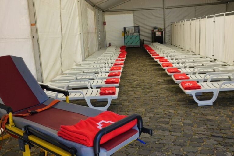 El Hospital del Carnaval de Santa Cruz de Tenerife atiende 89 personas en el inicio de las fiestas
