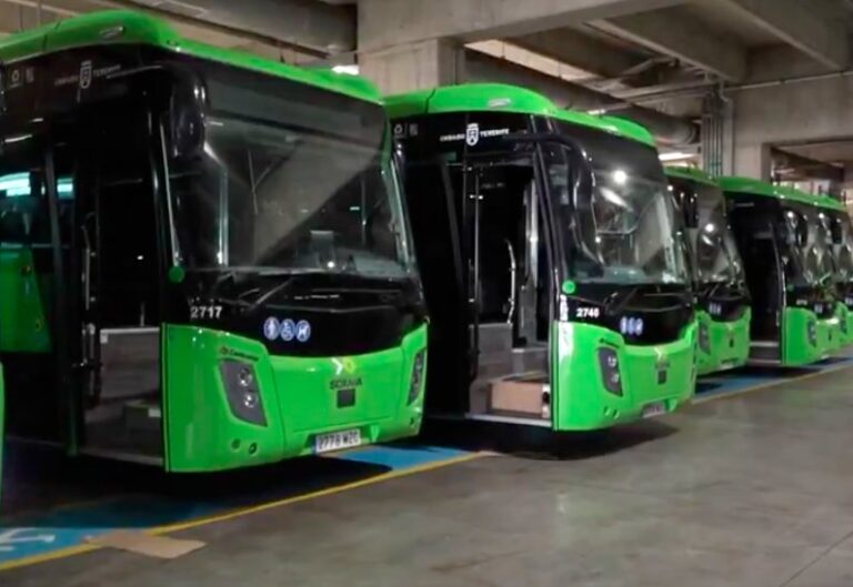 Los turistas pagarían hasta 40 euros por transporte público sin límite en Canarias