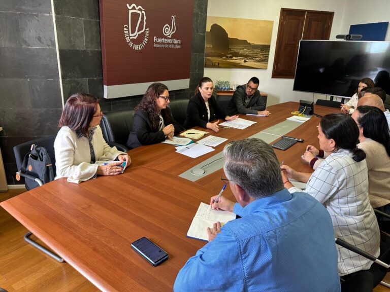 Fuerteventura destinó 800.000€ para los planes de empleo social de los ayuntamientos