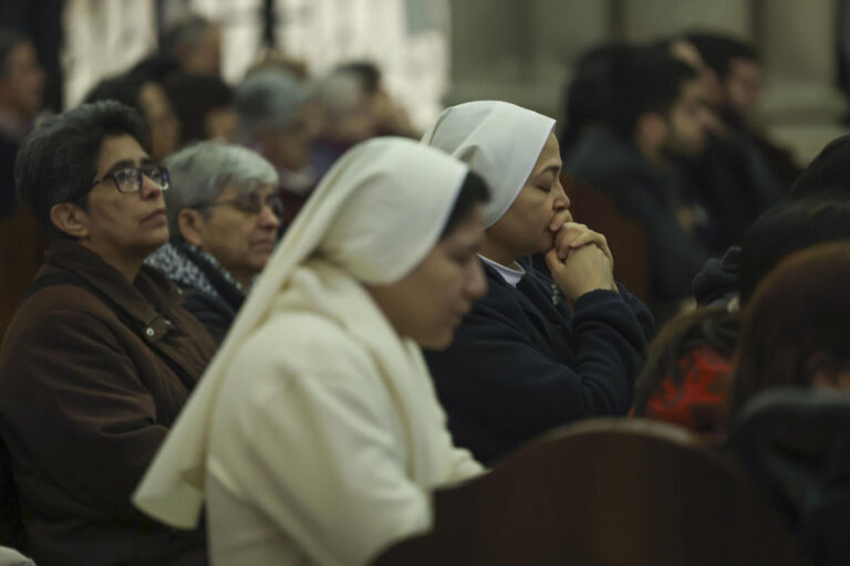 El Papa duerme toda la noche tras los episodios de insuficiencia respiratoria