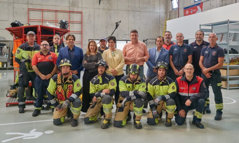 Tenerife convocará 52 plazas de bomberos y potenciará la promoción interna en 2025